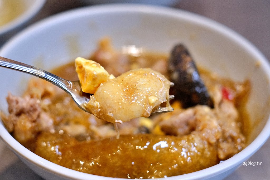 彰化︱阿三肉圓．醬汁獨特的酥炸肉圓，干貝肉圓又香又好吃，彰化超人氣排隊美食 @QQ的懶骨頭