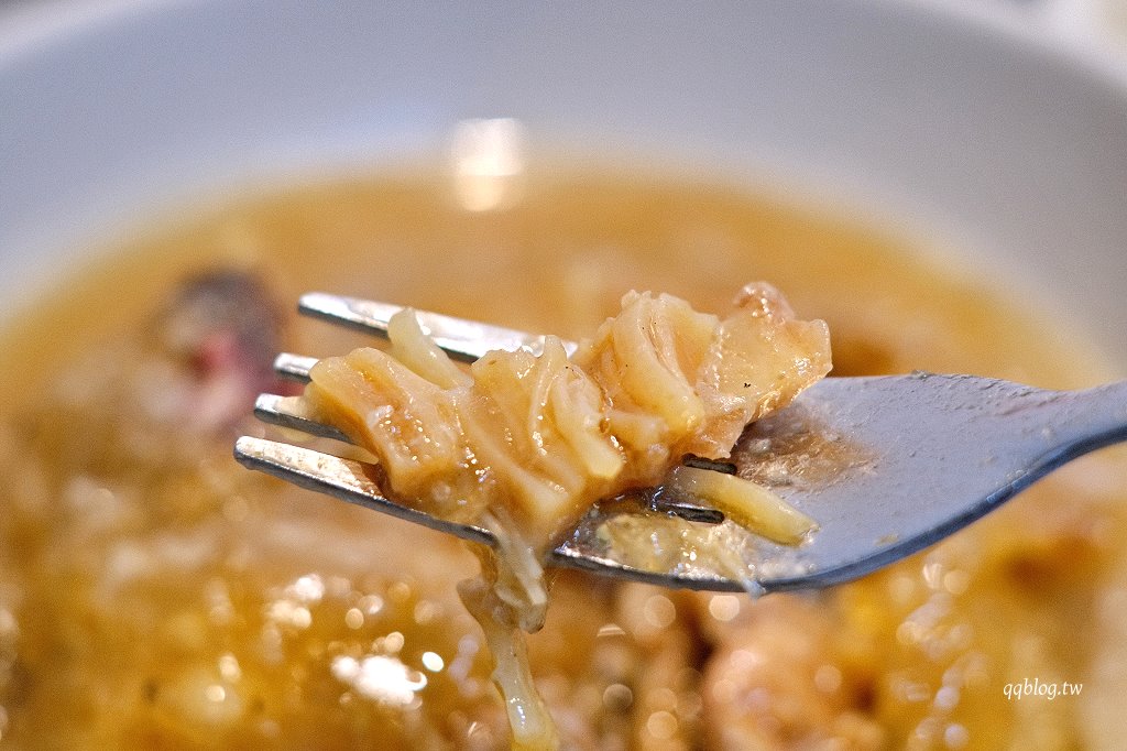 彰化︱阿三肉圓．醬汁獨特的酥炸肉圓，干貝肉圓又香又好吃，彰化超人氣排隊美食 @QQ的懶骨頭