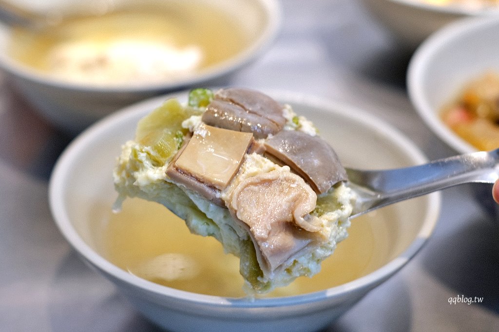 彰化︱阿三肉圓．醬汁獨特的酥炸肉圓，干貝肉圓又香又好吃，彰化超人氣排隊美食 @QQ的懶骨頭