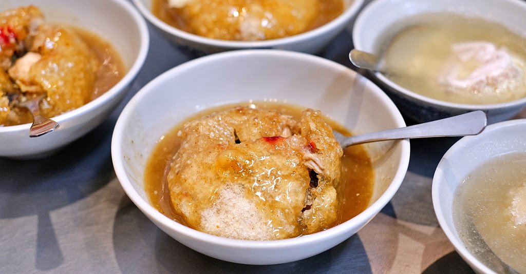 彰化︱阿三肉圓．醬汁獨特的酥炸肉圓，干貝肉圓又香又好吃，彰化超人氣排隊美食 @QQ的懶骨頭