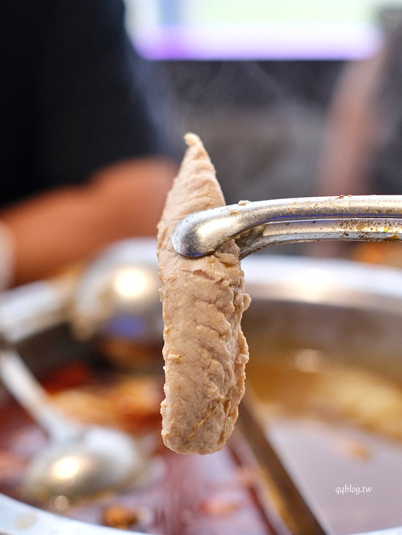 台中東區︱饗麻饗辣 PLUS-LALAPORT台中店．自助百匯食材豐富，798元起就可以吃到飽 @QQ的懶骨頭