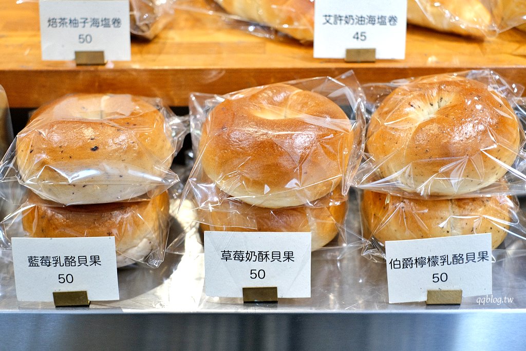 台中西區︱耳東麵包．巷弄裡低調的手作麵包，鹽可頌、貝果必吃 @QQ的懶骨頭