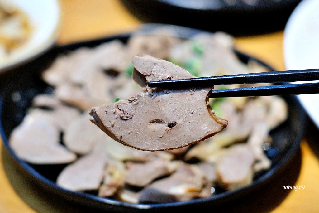 台中北屯︱鵝庄．農場直營新鮮鵝肉，黃金燒鵝平日限量五隻，鮮嫩好吃 @QQ的懶骨頭