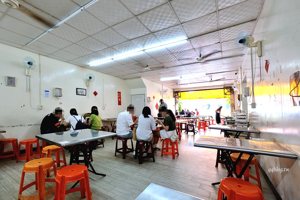 高雄鹽埕︱鴨肉珍．鹽埕區超過65年歷史的排隊老店，份量足、價位不貴，想來用餐隨時都要有排隊的心理準備 @QQ的懶骨頭