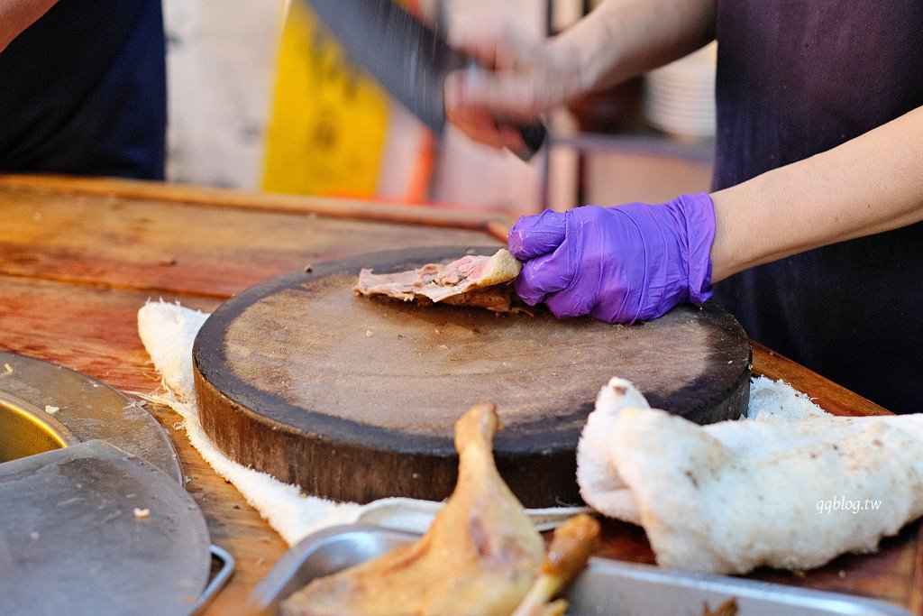 高雄鹽埕︱鴨肉珍．鹽埕區超過65年歷史的排隊老店，份量足、價位不貴，想來用餐隨時都要有排隊的心理準備 @QQ的懶骨頭