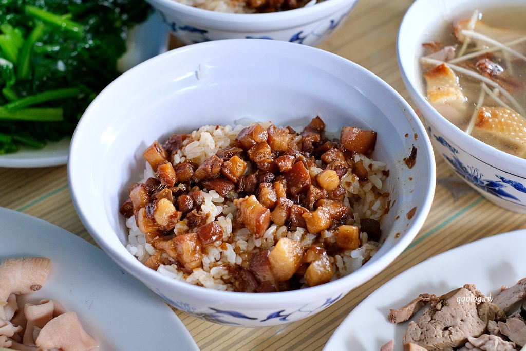 高雄鹽埕︱鴨肉珍．鹽埕區超過65年歷史的排隊老店，份量足、價位不貴，想來用餐隨時都要有排隊的心理準備 @QQ的懶骨頭