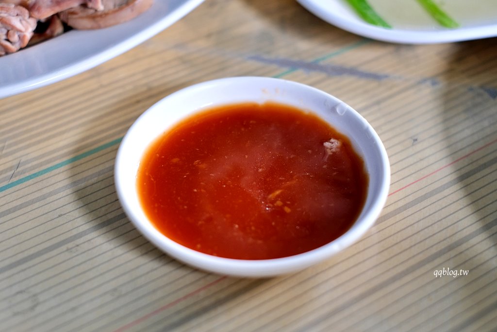 高雄鹽埕︱鴨肉珍．鹽埕區超過65年歷史的排隊老店，份量足、價位不貴，想來用餐隨時都要有排隊的心理準備 @QQ的懶骨頭