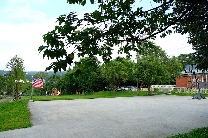 台北住宿︱陽明山美國渡假村．美軍宿舍群改建的渡假村，不用飛出國就可以體驗80年代的美式居住風格，近文化大學 @QQ的懶骨頭