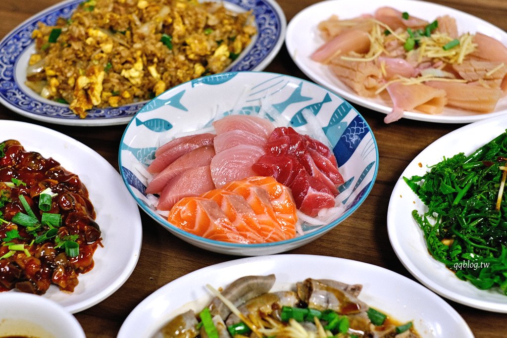花蓮︱欣欣麵館．其實是海鮮餐廳不是麵館，隱藏版海鮮鍋需要先預定 @QQ的懶骨頭