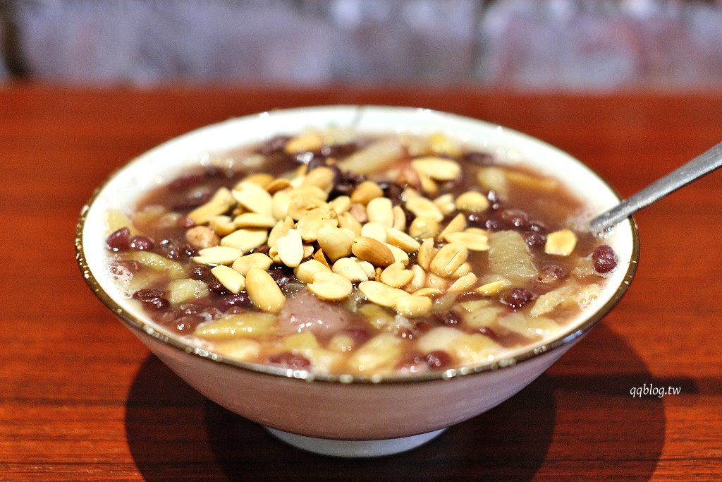 雲林斗六︱斗六四代目麥芽酥．傳承四代有百年歷史的麥芽酥，冰品也是不能會過的消暑聖品 @QQ的懶骨頭