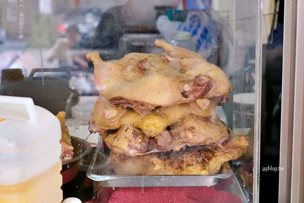 高雄鹽埕︱鴨肉本 二老闆の店 ．在地人推薦老店，油油亮亮鴨肉飯必需來一碗 @QQ的懶骨頭