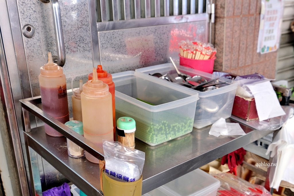 高雄鹽埕︱鴨肉本 二老闆の店 ．在地人推薦老店，油油亮亮鴨肉飯必需來一碗 @QQ的懶骨頭