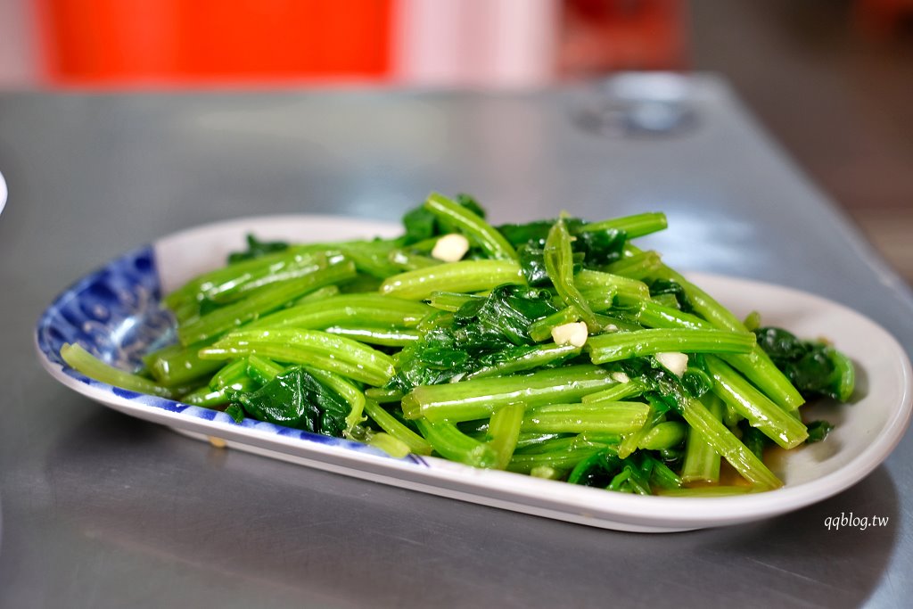 高雄鹽埕︱鴨肉本 二老闆の店 ．在地人推薦老店，油油亮亮鴨肉飯必需來一碗 @QQ的懶骨頭