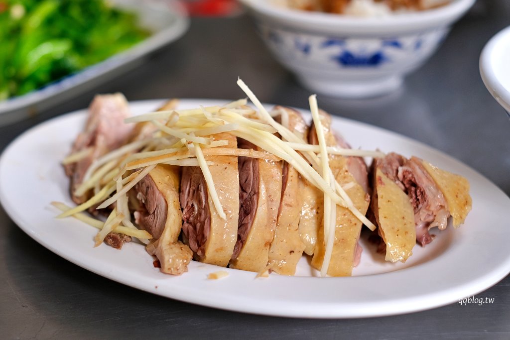 高雄鹽埕︱鴨肉本 二老闆の店 ．在地人推薦老店，油油亮亮鴨肉飯必需來一碗 @QQ的懶骨頭