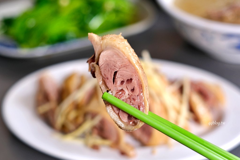 高雄鹽埕︱鴨肉本 二老闆の店 ．在地人推薦老店，油油亮亮鴨肉飯必需來一碗 @QQ的懶骨頭