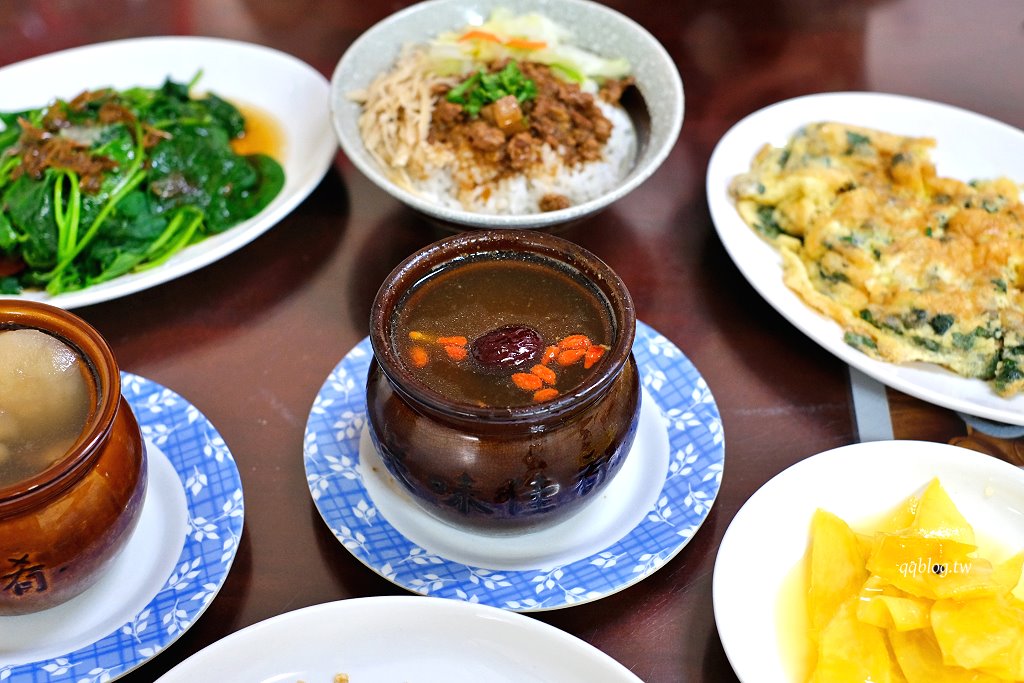 南投埔里︱本味瓦罐煨湯．以大甕炭火慢燉12小時小瓦罐煨湯，超過10種湯品選擇 @QQ的懶骨頭