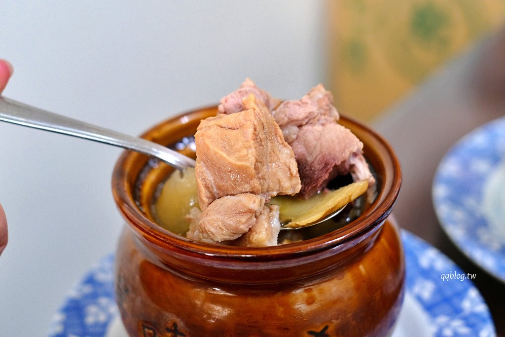 南投埔里︱本味瓦罐煨湯．以大甕炭火慢燉12小時小瓦罐煨湯，超過10種湯品選擇 @QQ的懶骨頭