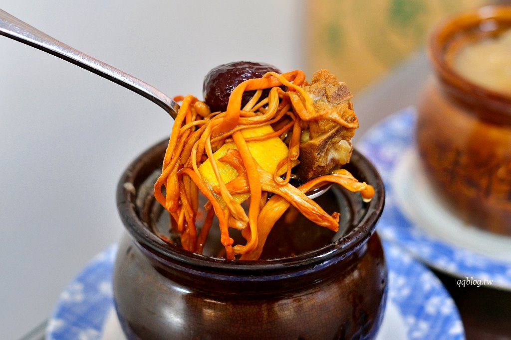 南投埔里︱本味瓦罐煨湯．以大甕炭火慢燉12小時小瓦罐煨湯，超過10種湯品選擇 @QQ的懶骨頭