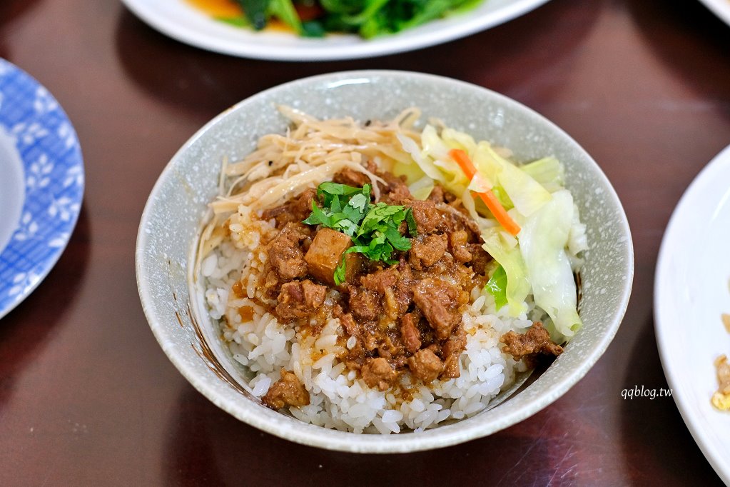 南投埔里︱本味瓦罐煨湯．以大甕炭火慢燉12小時小瓦罐煨湯，超過10種湯品選擇 @QQ的懶骨頭