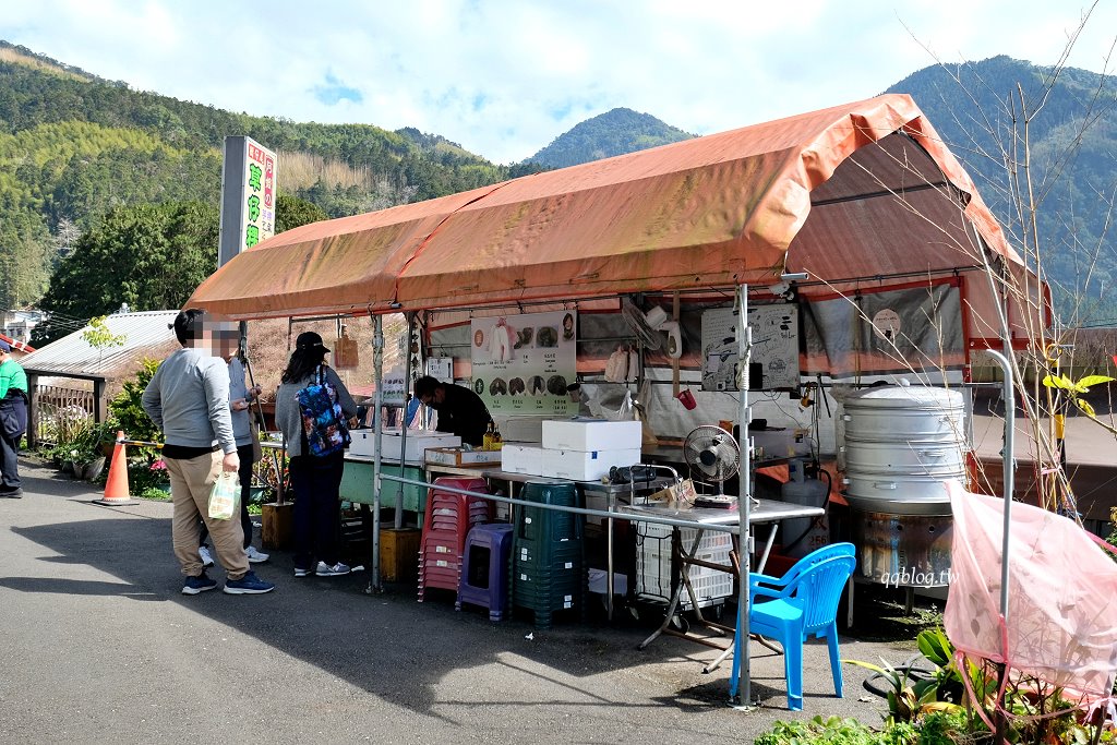 嘉義竹崎︱奮起湖街仔尾阿嬤草仔粿．奮起湖裡的人氣美食小吃，想吃除了碰運氣還要有耐心 @QQ的懶骨頭