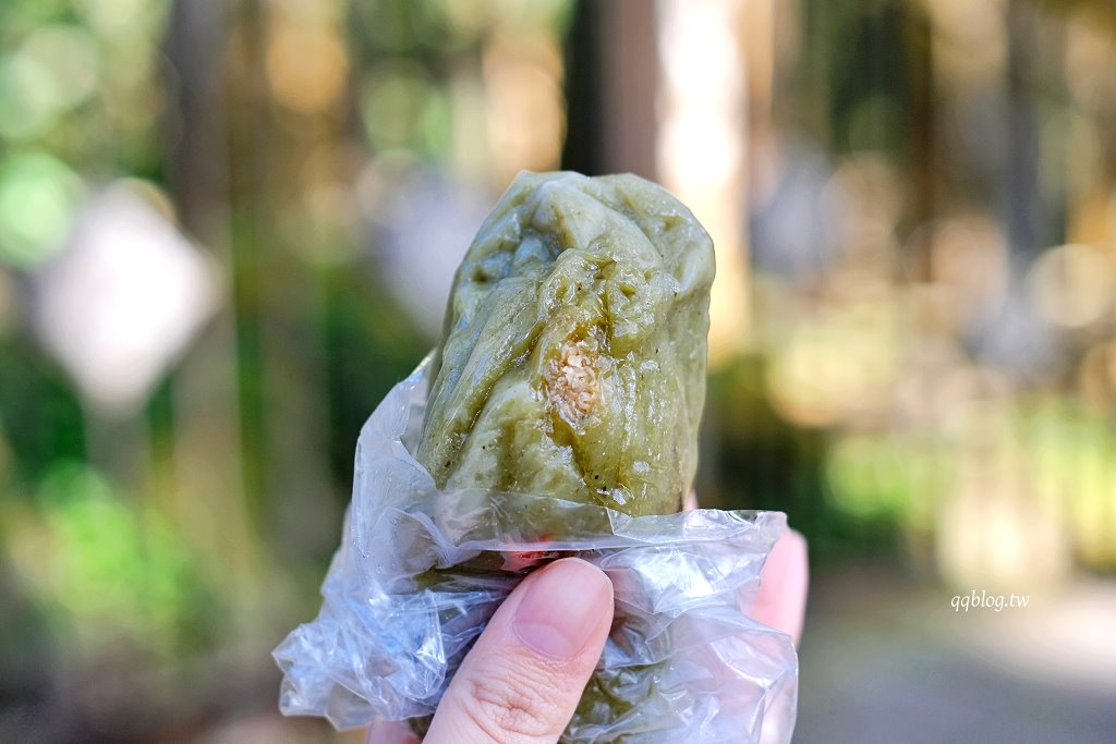 嘉義竹崎︱奮起湖街仔尾阿嬤草仔粿．奮起湖裡的人氣美食小吃，想吃除了碰運氣還要有耐心 @QQ的懶骨頭