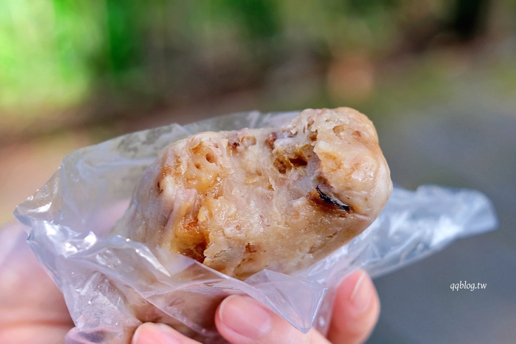 嘉義竹崎︱奮起湖街仔尾阿嬤草仔粿．奮起湖裡的人氣美食小吃，想吃除了碰運氣還要有耐心 @QQ的懶骨頭