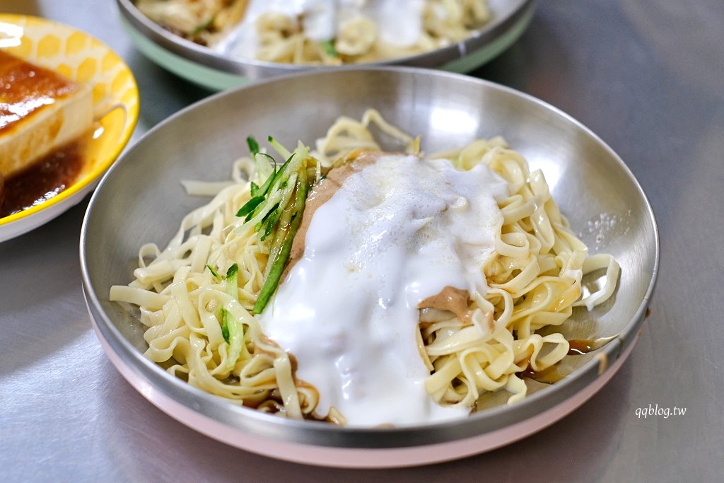 嘉義西區︱涼麵四味果汁 文化店．嘉義人氣小吃，融合麻醬和美乃滋的好味道 @QQ的懶骨頭