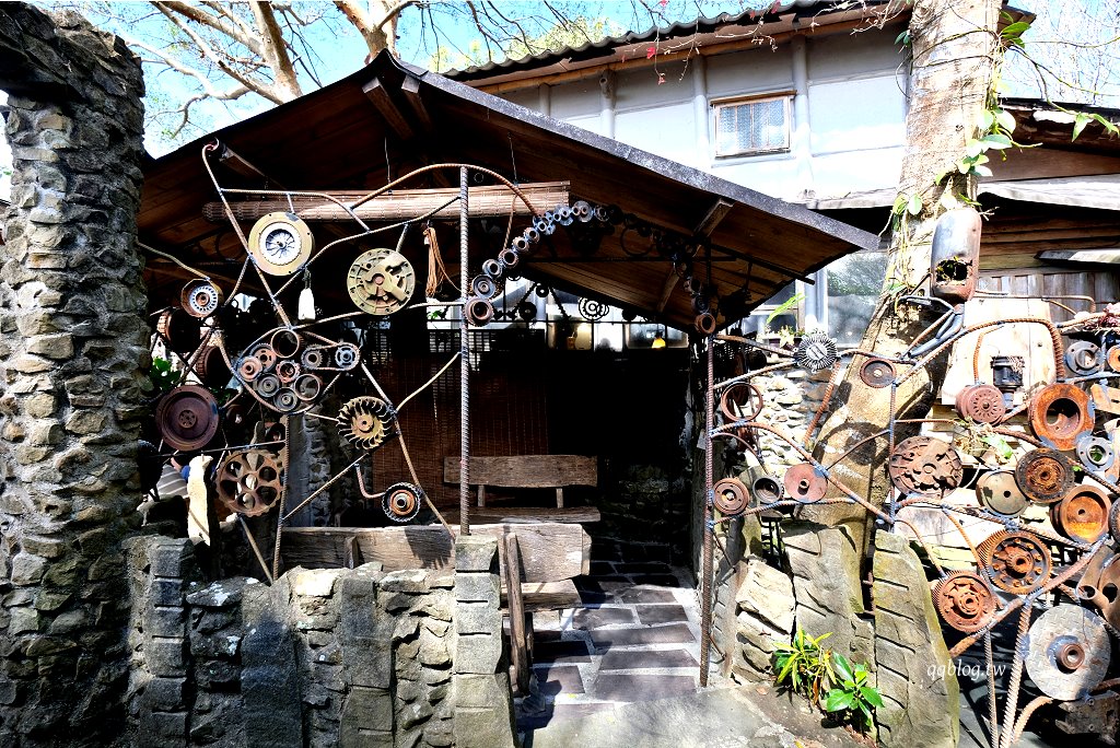 嘉義阿里山︱阿將的家23咖啡館．老闆夫妻一磚一瓦親手打造的石頭屋咖啡館 @QQ的懶骨頭