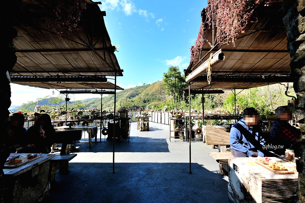 嘉義阿里山︱阿將的家23咖啡館．老闆夫妻一磚一瓦親手打造的石頭屋咖啡館 @QQ的懶骨頭