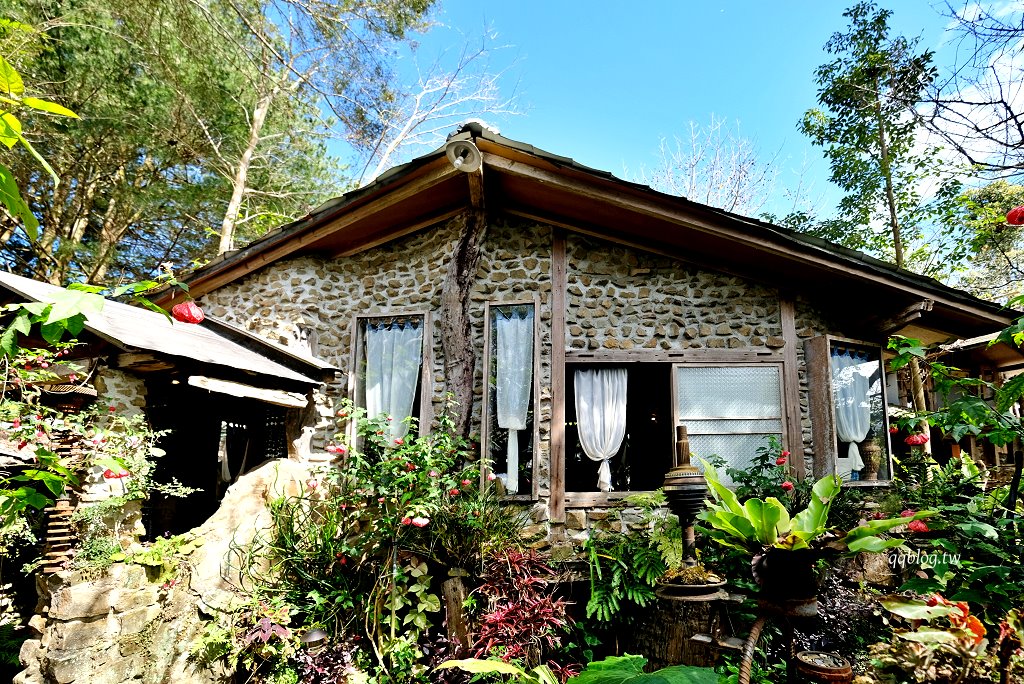 嘉義阿里山︱阿將的家23咖啡館．老闆夫妻一磚一瓦親手打造的石頭屋咖啡館 @QQ的懶骨頭