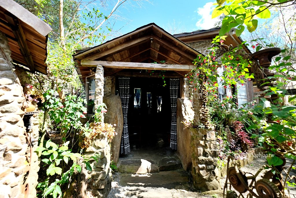 嘉義阿里山︱阿將的家23咖啡館．老闆夫妻一磚一瓦親手打造的石頭屋咖啡館 @QQ的懶骨頭