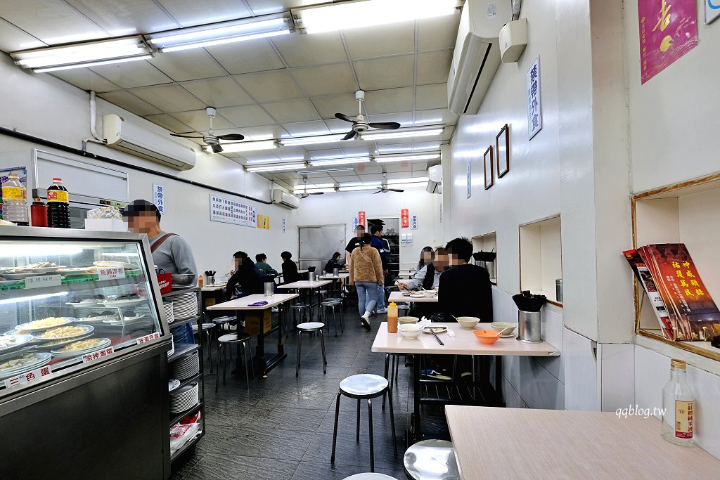 嘉義東區︱郭家雞肉飯．文化路人氣雞肉飯，從10:00營業到凌晨4:00，半夜也有雞肉飯吃 @QQ的懶骨頭