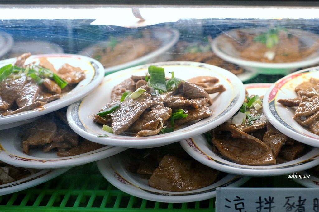 嘉義東區︱郭家雞肉飯．文化路人氣雞肉飯，從10:00營業到凌晨4:00，半夜也有雞肉飯吃 @QQ的懶骨頭