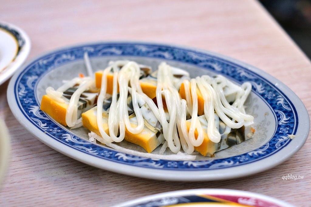 嘉義東區︱郭家雞肉飯．文化路人氣雞肉飯，從10:00營業到凌晨4:00，半夜也有雞肉飯吃 @QQ的懶骨頭