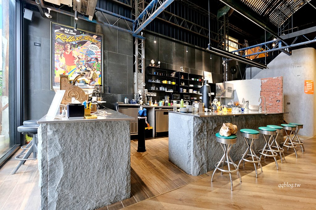 嘉義東區︱往前咖啡製作所 Forward Roasters．老建築新生命，荒廢鐵工廠改造的工業風咖啡館 @QQ的懶骨頭