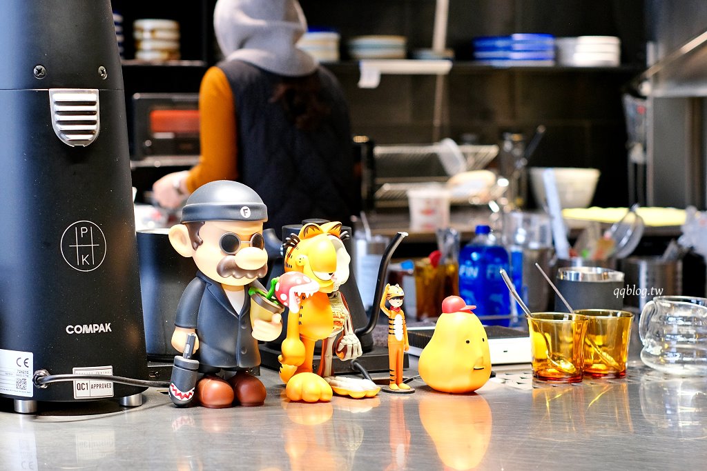 嘉義東區︱往前咖啡製作所 Forward Roasters．老建築新生命，荒廢鐵工廠改造的工業風咖啡館 @QQ的懶骨頭