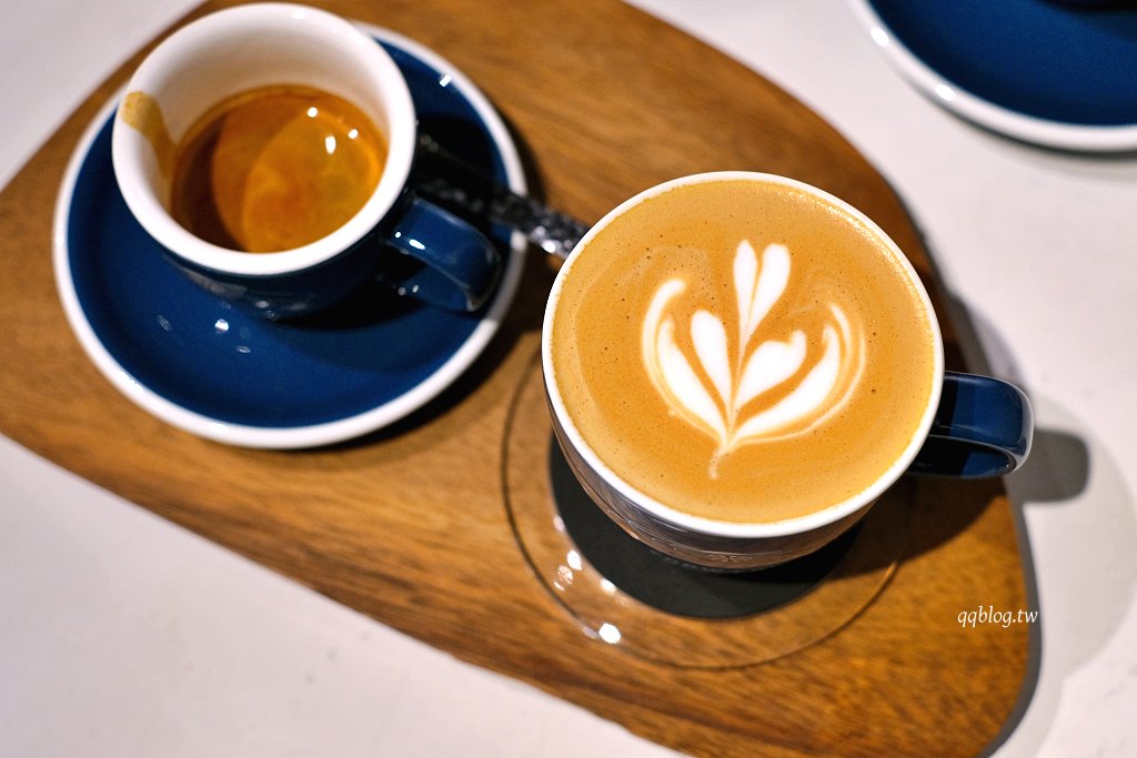 嘉義東區︱往前咖啡製作所 Forward Roasters．老建築新生命，荒廢鐵工廠改造的工業風咖啡館 @QQ的懶骨頭