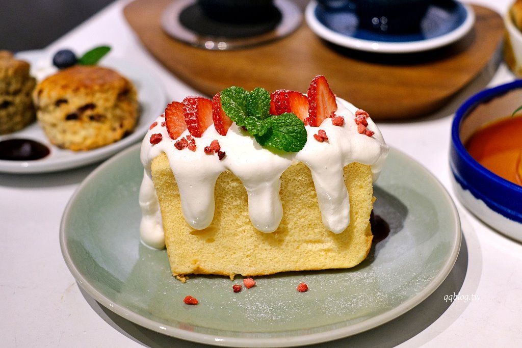 嘉義東區︱往前咖啡製作所 Forward Roasters．老建築新生命，荒廢鐵工廠改造的工業風咖啡館 @QQ的懶骨頭