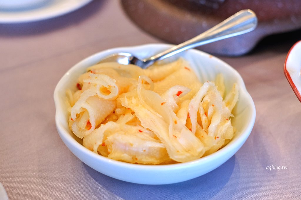 台中西屯︱頂粵吉品．台中頂級粵菜料理，耗資5億打造的婚宴會館，道道精彩 @QQ的懶骨頭