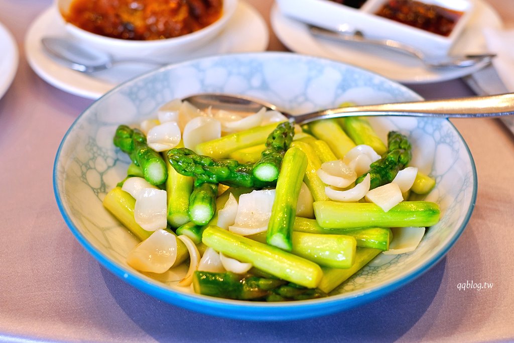 台中西屯︱頂粵吉品．台中頂級粵菜料理，耗資5億打造的婚宴會館，道道精彩 @QQ的懶骨頭