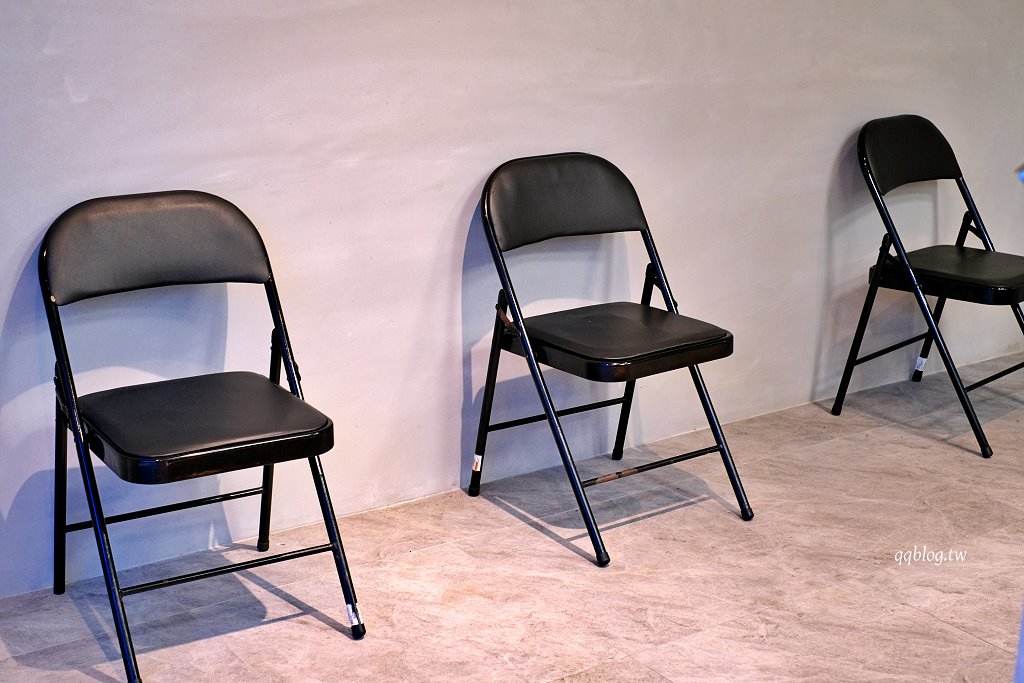 台中北屯︱炸滋滋 ZiZi．巔覆傳統的清新風格鹹酥雞店，食材多達4、50種，近台中洲際棒球場 @QQ的懶骨頭