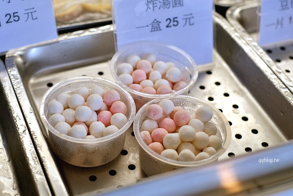 台中北屯︱炸滋滋 ZiZi．巔覆傳統的清新風格鹹酥雞店，食材多達4、50種，近台中洲際棒球場 @QQ的懶骨頭