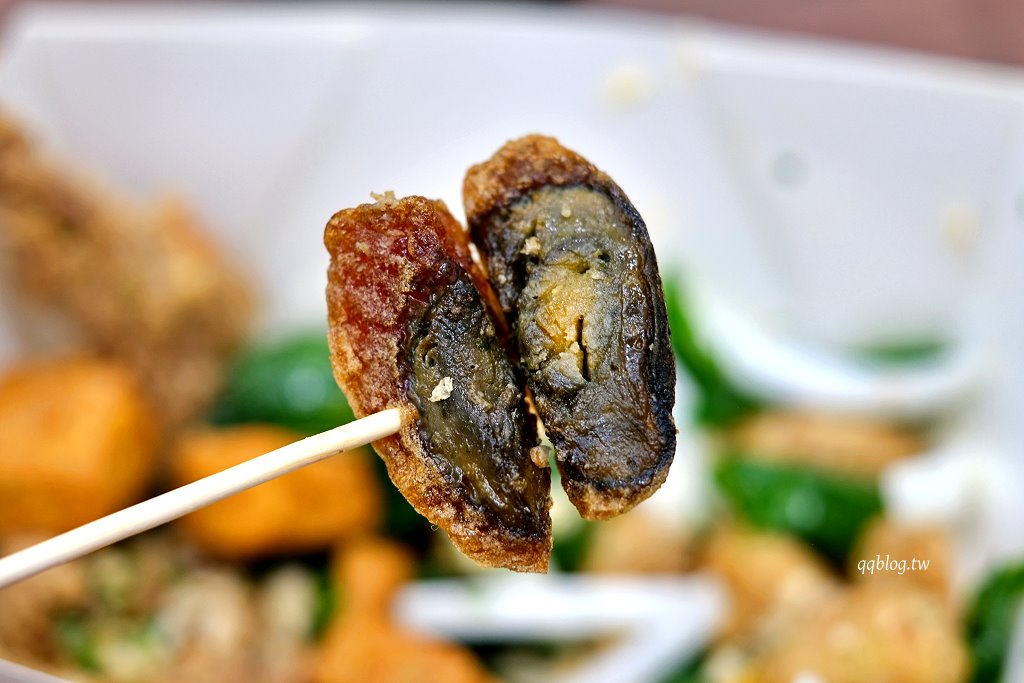 台中北屯︱炸滋滋 ZiZi．巔覆傳統的清新風格鹹酥雞店，食材多達4、50種，近台中洲際棒球場 @QQ的懶骨頭