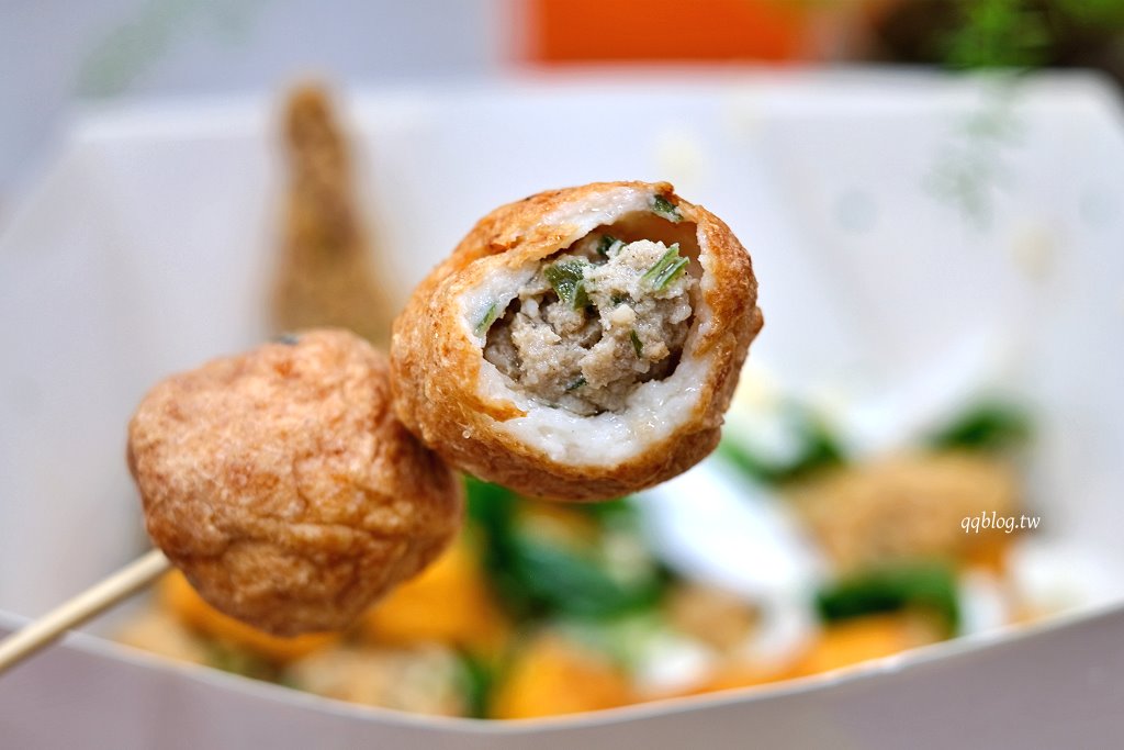 台中北屯︱炸滋滋 ZiZi．巔覆傳統的清新風格鹹酥雞店，食材多達4、50種，近台中洲際棒球場 @QQ的懶骨頭