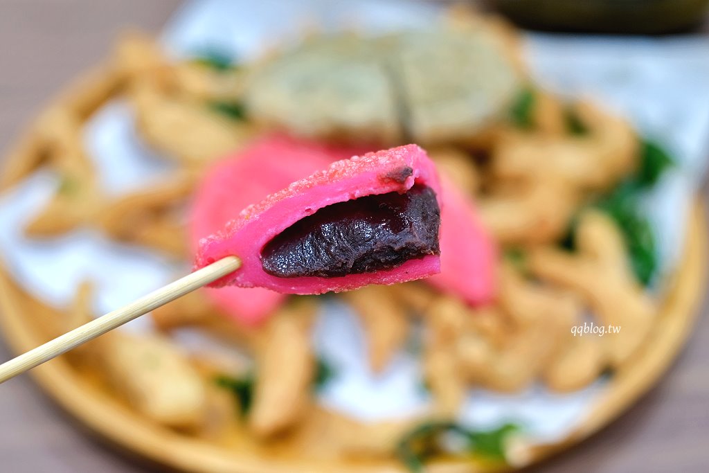 台中北屯︱炸滋滋 ZiZi．巔覆傳統的清新風格鹹酥雞店，食材多達4、50種，近台中洲際棒球場 @QQ的懶骨頭