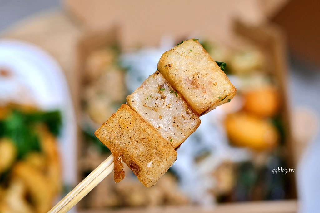 台中北屯︱炸滋滋 ZiZi．巔覆傳統的清新風格鹹酥雞店，食材多達4、50種，近台中洲際棒球場 @QQ的懶骨頭