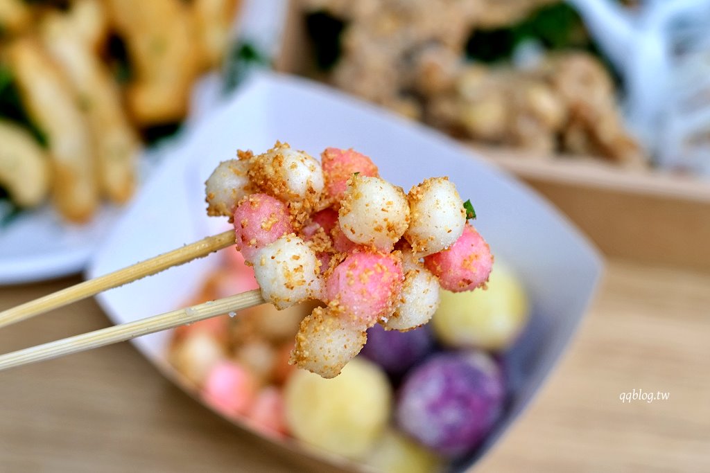 台中北屯︱炸滋滋 ZiZi．巔覆傳統的清新風格鹹酥雞店，食材多達4、50種，近台中洲際棒球場 @QQ的懶骨頭