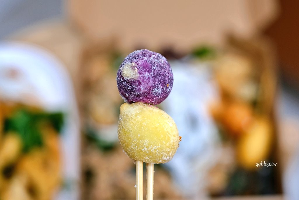 台中北屯︱炸滋滋 ZiZi．巔覆傳統的清新風格鹹酥雞店，食材多達4、50種，近台中洲際棒球場 @QQ的懶骨頭