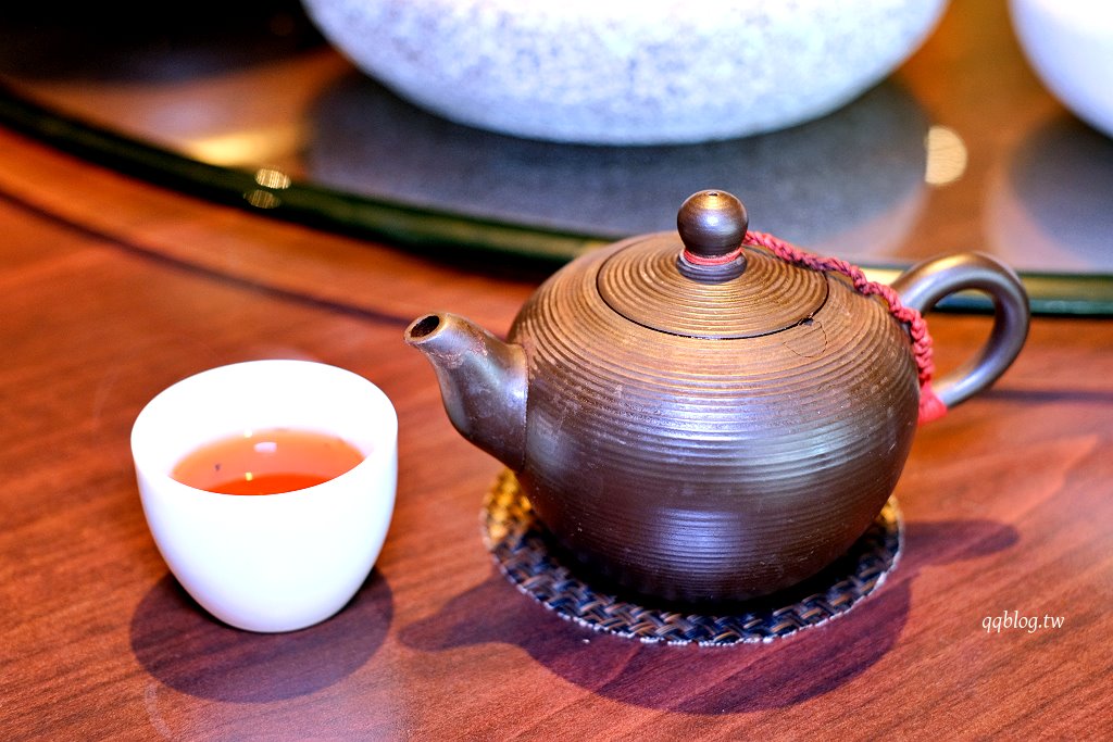 台中南屯︱東方龍古味今品料理．傳統料理融合創新蹦出新滋味，連續多年獲得米其林必比登、指南推薦 @QQ的懶骨頭