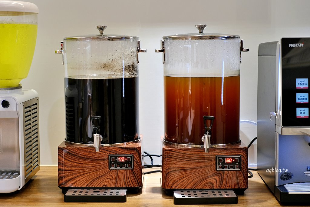 台中南屯︱平祿壽司 台中永順店．迴轉壽司第三家分店，限定口味只有這裡吃得到 @QQ的懶骨頭